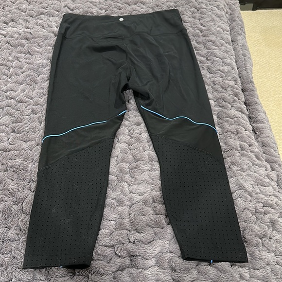 Avia black exercise capris - Picture 2 of 4